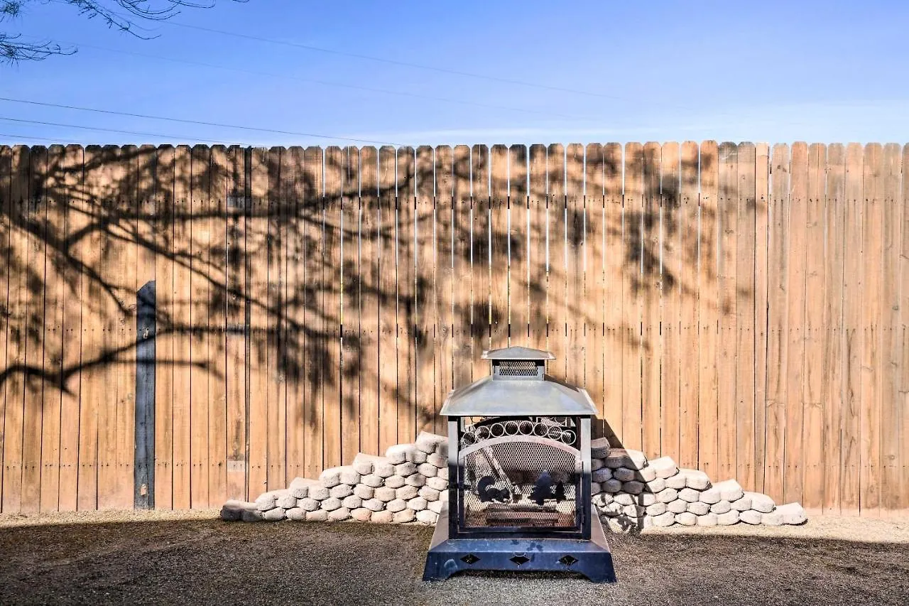 Western-Style Phoenix Home 15 Mi To Lake Pleasant בית נופש